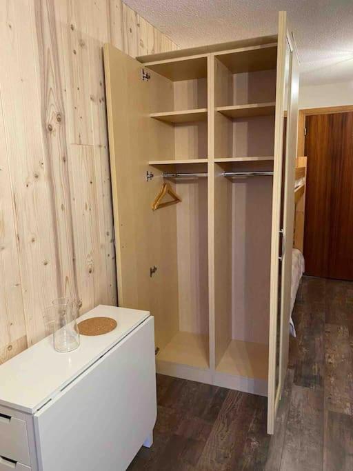 Studio Refait A Neuf Avec Balcon - Famille - Parking Couvert Chamrousse Exterior foto
