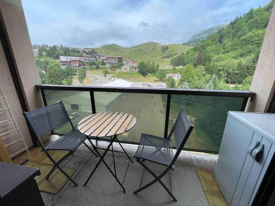 Studio Refait A Neuf Avec Balcon - Famille - Parking Couvert Chamrousse Exterior foto